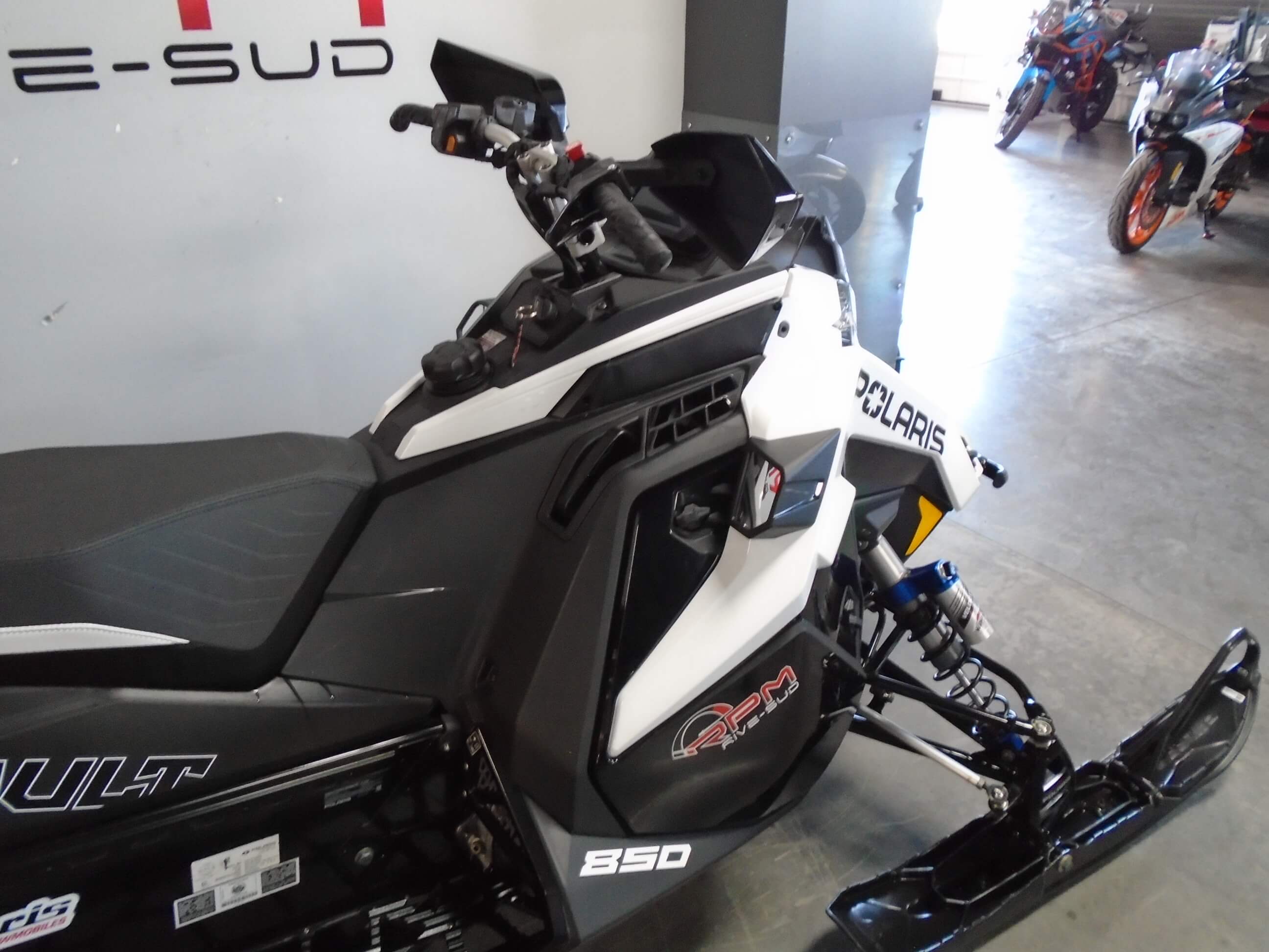 SWITCHBACK ASSAULT MATRYX 850 DEMO