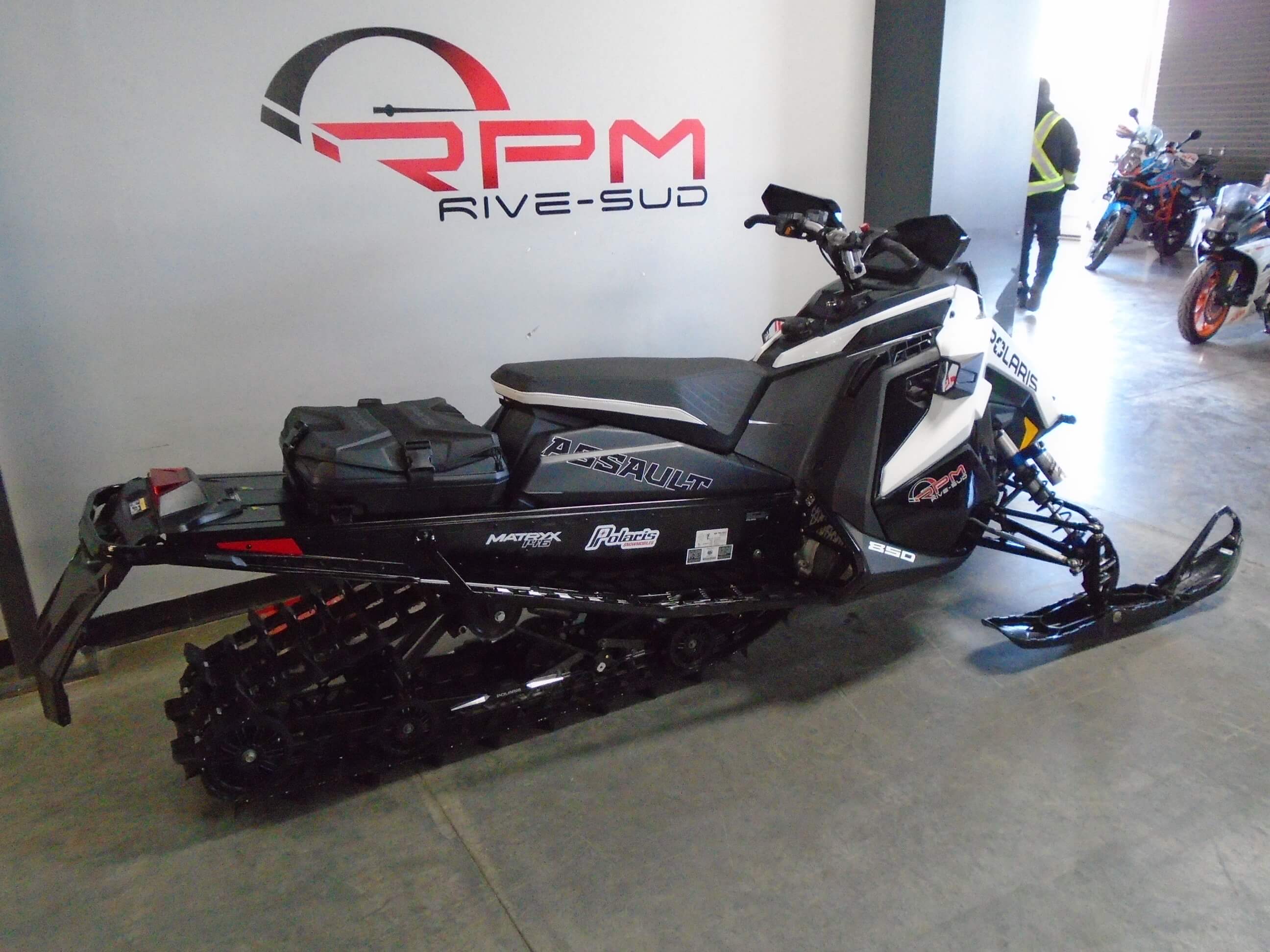 SWITCHBACK ASSAULT MATRYX 850 DEMO